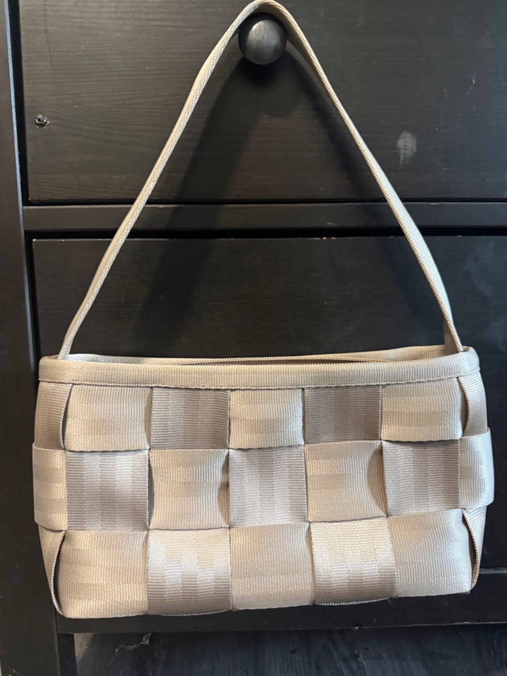 Harvey’s seatbelt Shoulder Bag in Light Beige - Elegant Women's Handbag